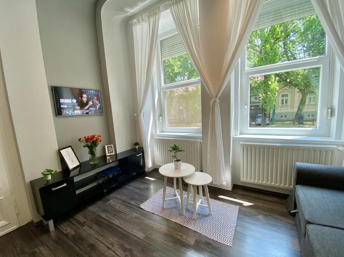 Art Apartment แซแก็ด ภายนอก รูปภาพ
